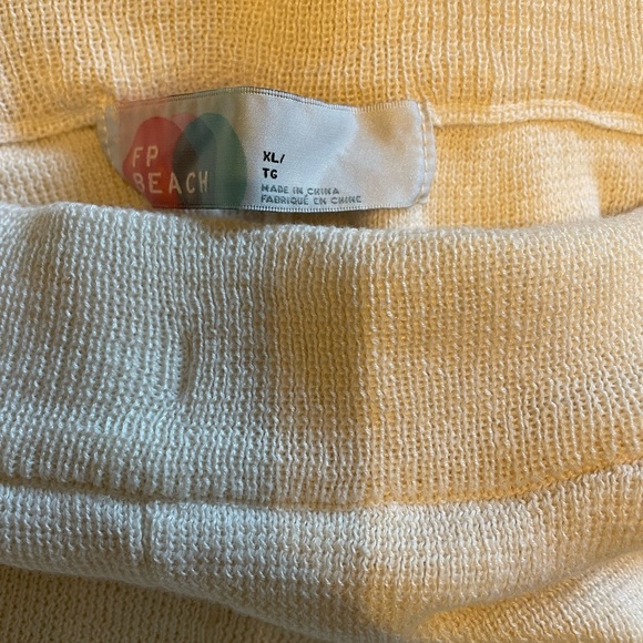 Free People Beach set. AXL in great condition. - Picture 7 of 10